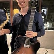 Guitarrista de jazz y profesor para todas las edades.
